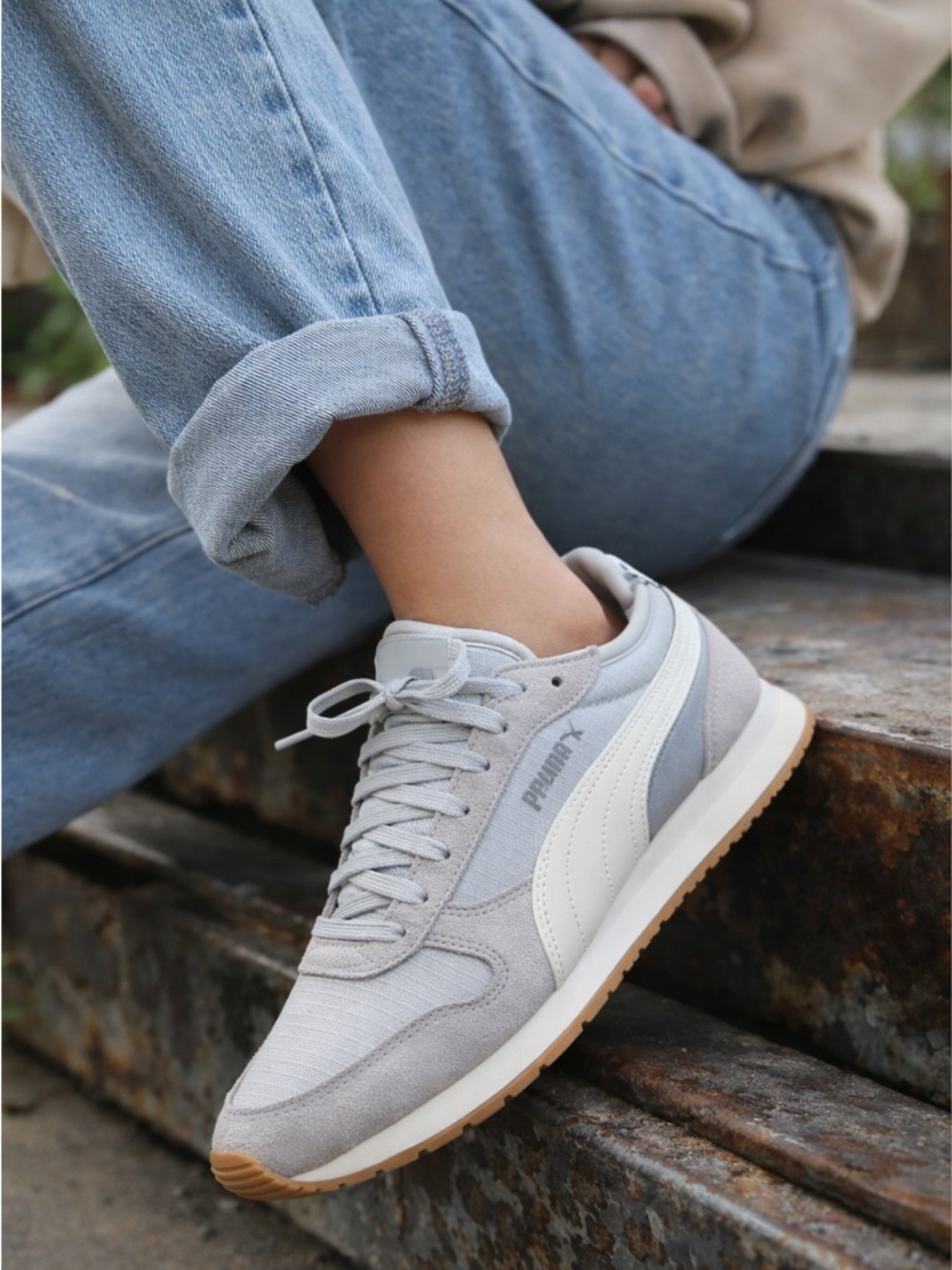 Puma Retro Runner Sneakers Womens 8.5 Gray Suede Nylon Gum Sole Leopard Heel